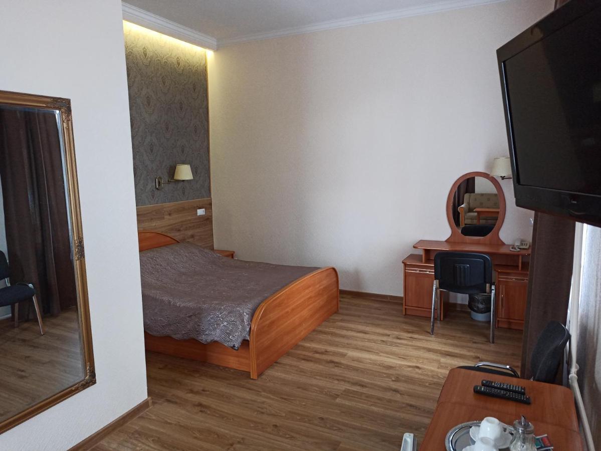 Central Hotel Narva Exterior photo